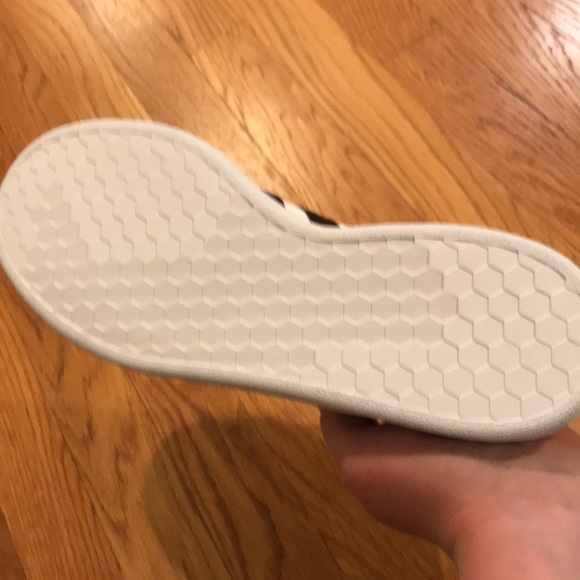 Adidas - Picture 3 of 5